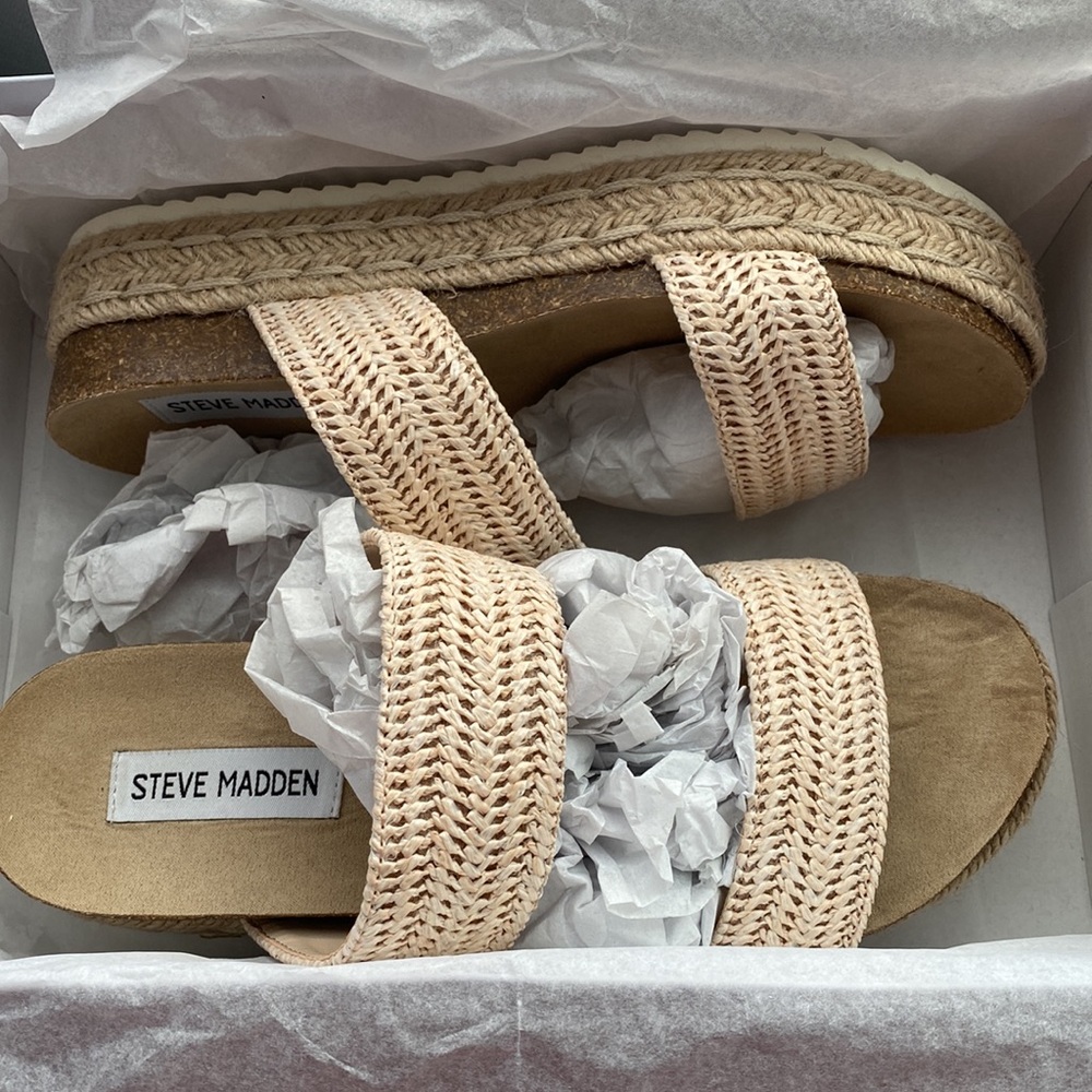 NWT- {Steve Madden} sandals